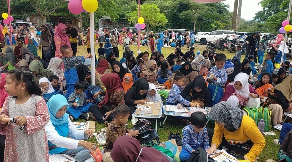 Bunda PAUD Tanggamus Pimpin Semarak Perayaan Hari Batik Nasional: “Ayo Membatik” Bersama 800 Peserta