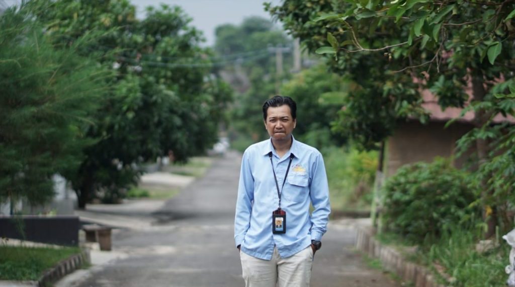 Administrasi Kesedihan: Puisi Muhammad Alfariezie Membongkar Luka Sosial Bandar Lampung dengan Realisme Satire