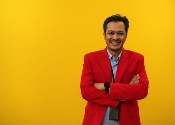 Ketika Bahasa Menjadi Senjata: Muhammad Alfariezie dan Puisi Imaji Sosial-Politik yang Mengguncang Bandar Lampung