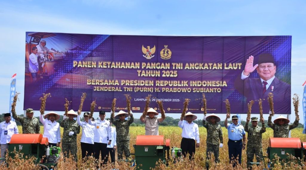 Lanal Lampung Dukung Panen Raya Kedelai, TNI AL Mantapkan Langkah Wujudkan Ketahanan Pangan Nasional