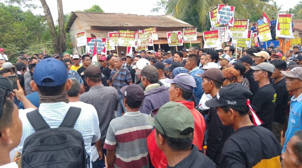 Ratusan Warga Tulangbawang Gelar Aksi Damai di Tiga Titik, Tuntut Pengembalian Puluhan Ribu Hektare dari HGU PT SGC!