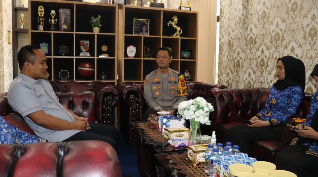 Sinergi Pemilu Makin Kuat: Kapolres Pringsewu dan Bawaslu Bahas Strategi Pengawasan Demi Pilkada Aman