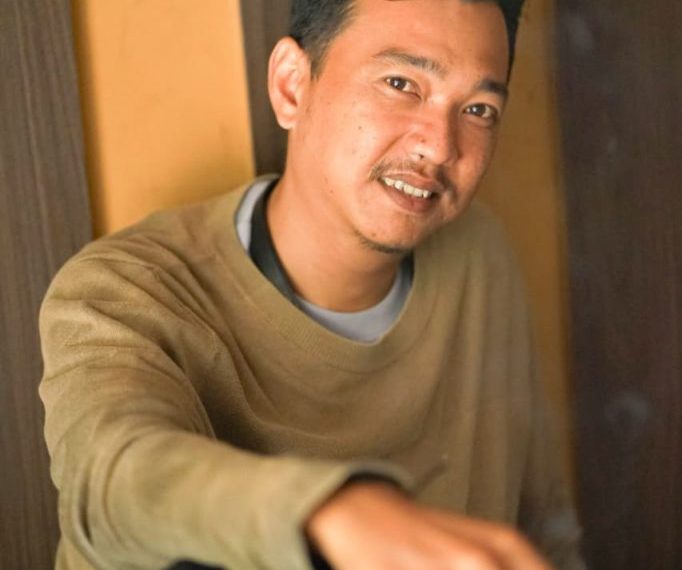 Muhammad Alfariezie, Penyair Muda yang Kritik Doa dan Materialisme