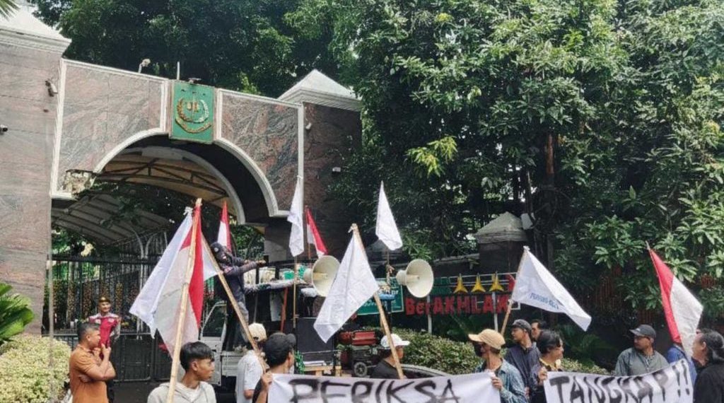 KRAMAT Desak Kejagung Tangkap Anton Timbang Bongkar Mafia Tambang