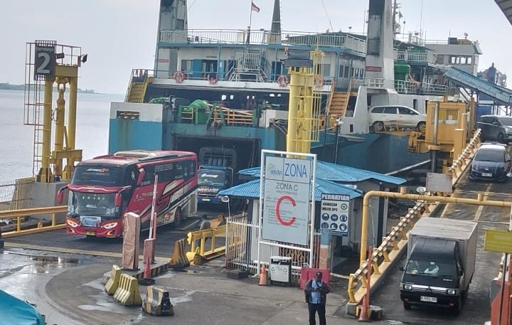 Penumpang Naik 12 Persen, ASDP Bakauheni Catat Lonjakan Natal 2025