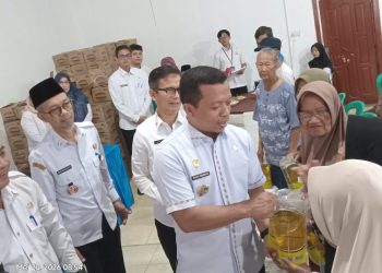 Warga Pekon Rejosari Terima Beras dan Minyak Goreng dari Program Bantuan Pangan
