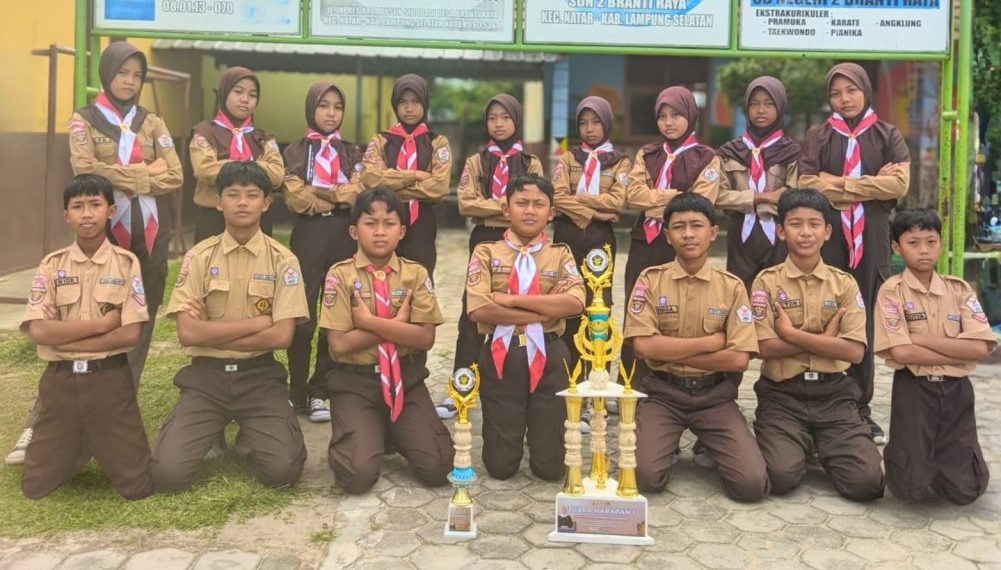 Harumkan Lampung, SDN 2 Branti Raya Natar Borong Piala LKBB Nasional dan Kejuaraan Renang