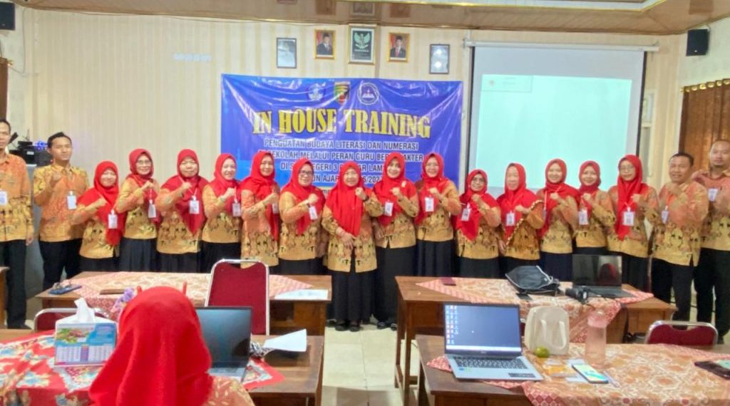 Transformasi Keren SMAN 3 Bandar Lampung: Cetak Generasi Literat Dimulai dari Karakter Guru